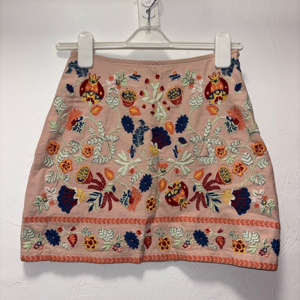 Embroidered mini skirt